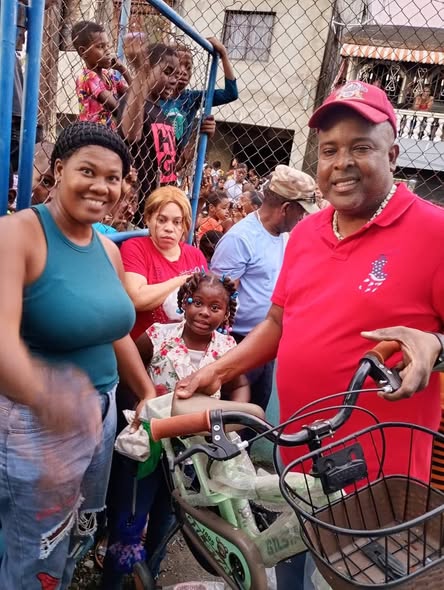 ENTREGA DE JUGUETES EN DON GREGORIO